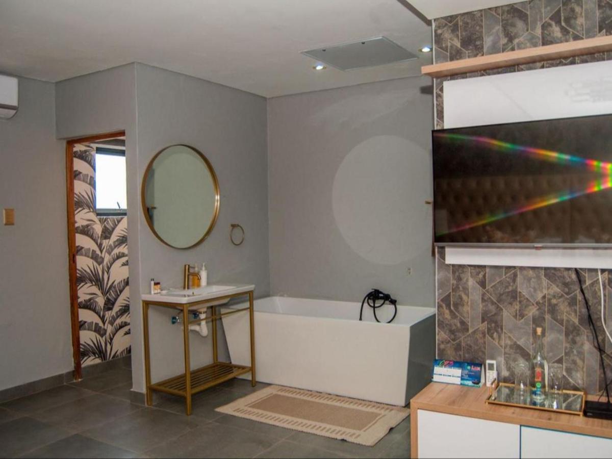 The Lux Hotel And Resorts Louis Trichardt Exteriör bild