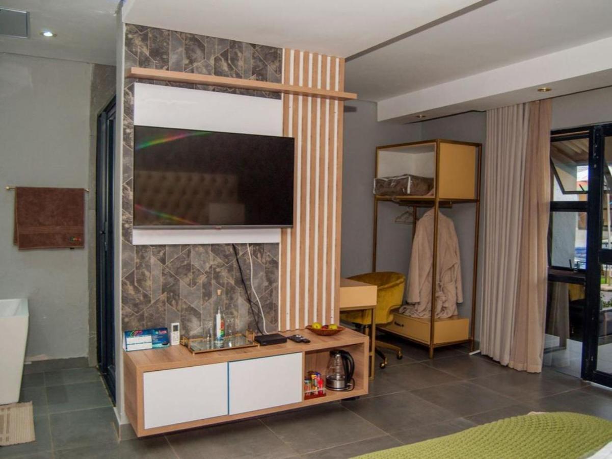 The Lux Hotel And Resorts Louis Trichardt Exteriör bild